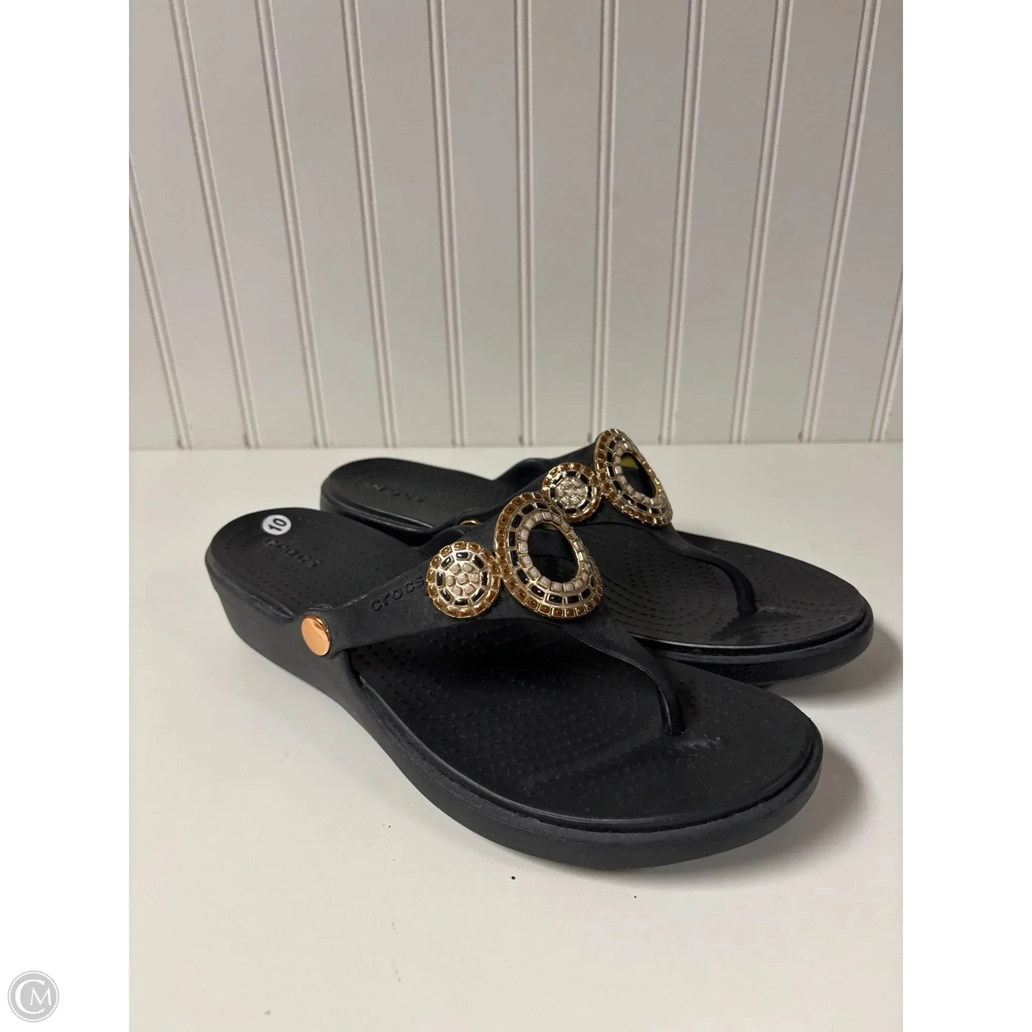 Sandals Flip Flops By Crocs In Black & Gold, Size: 10