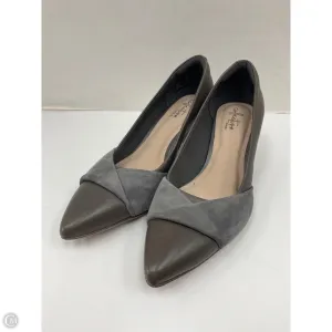 Shoes Heels Kitten By Clarks In Grey, Size: 7.5