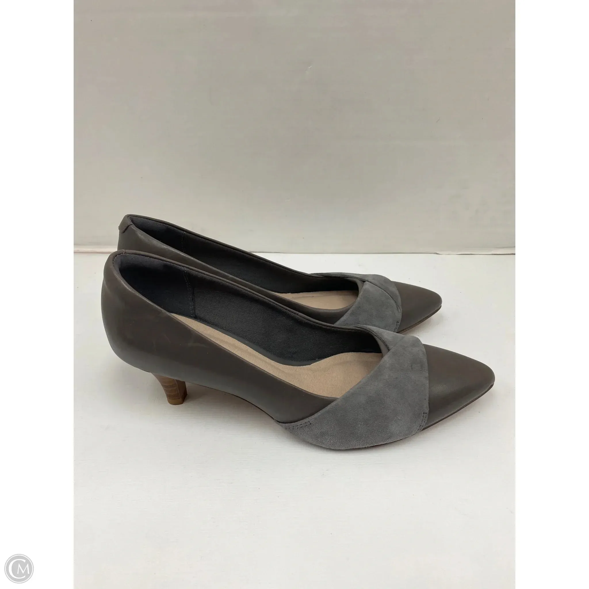 Shoes Heels Kitten By Clarks In Grey, Size: 7.5