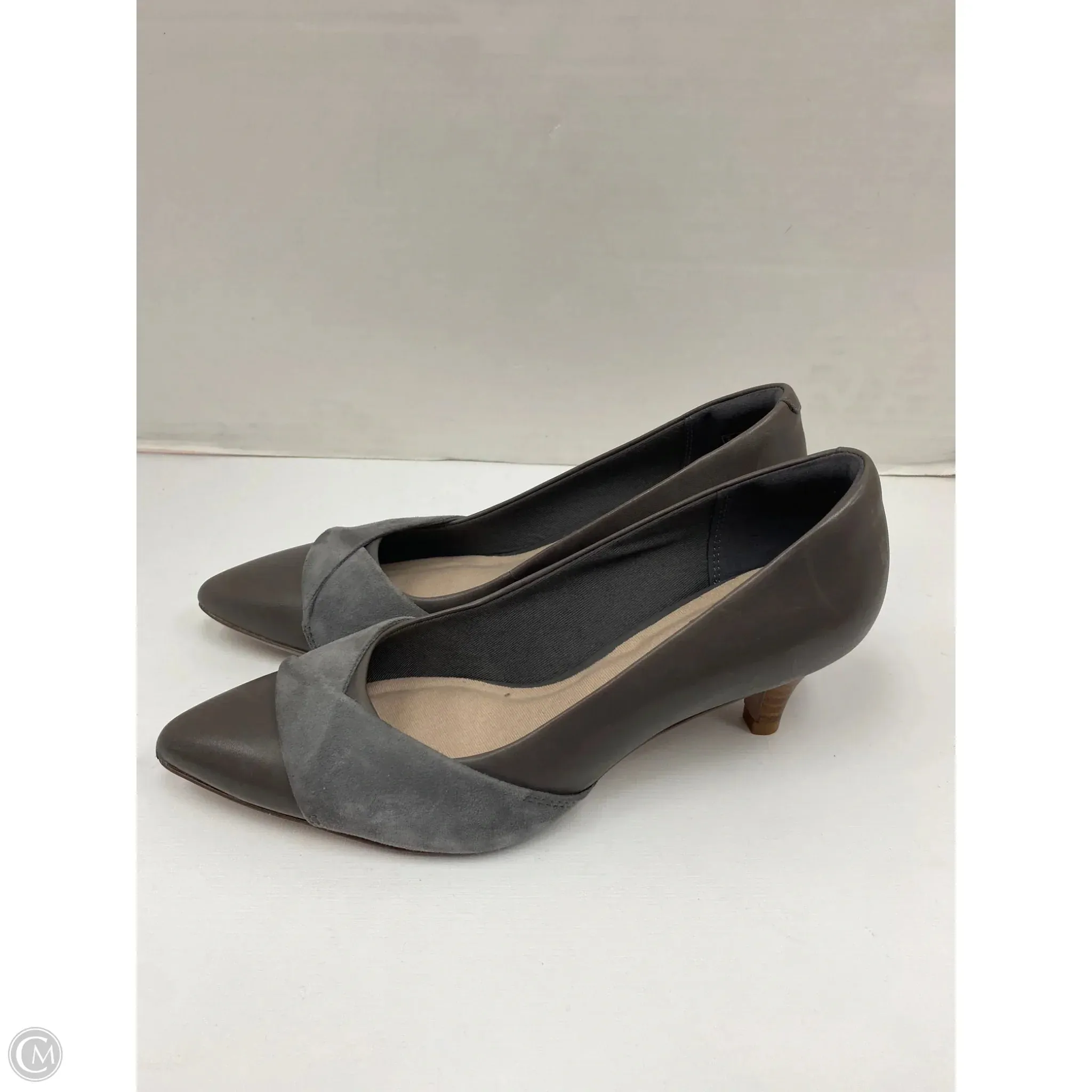 Shoes Heels Kitten By Clarks In Grey, Size: 7.5