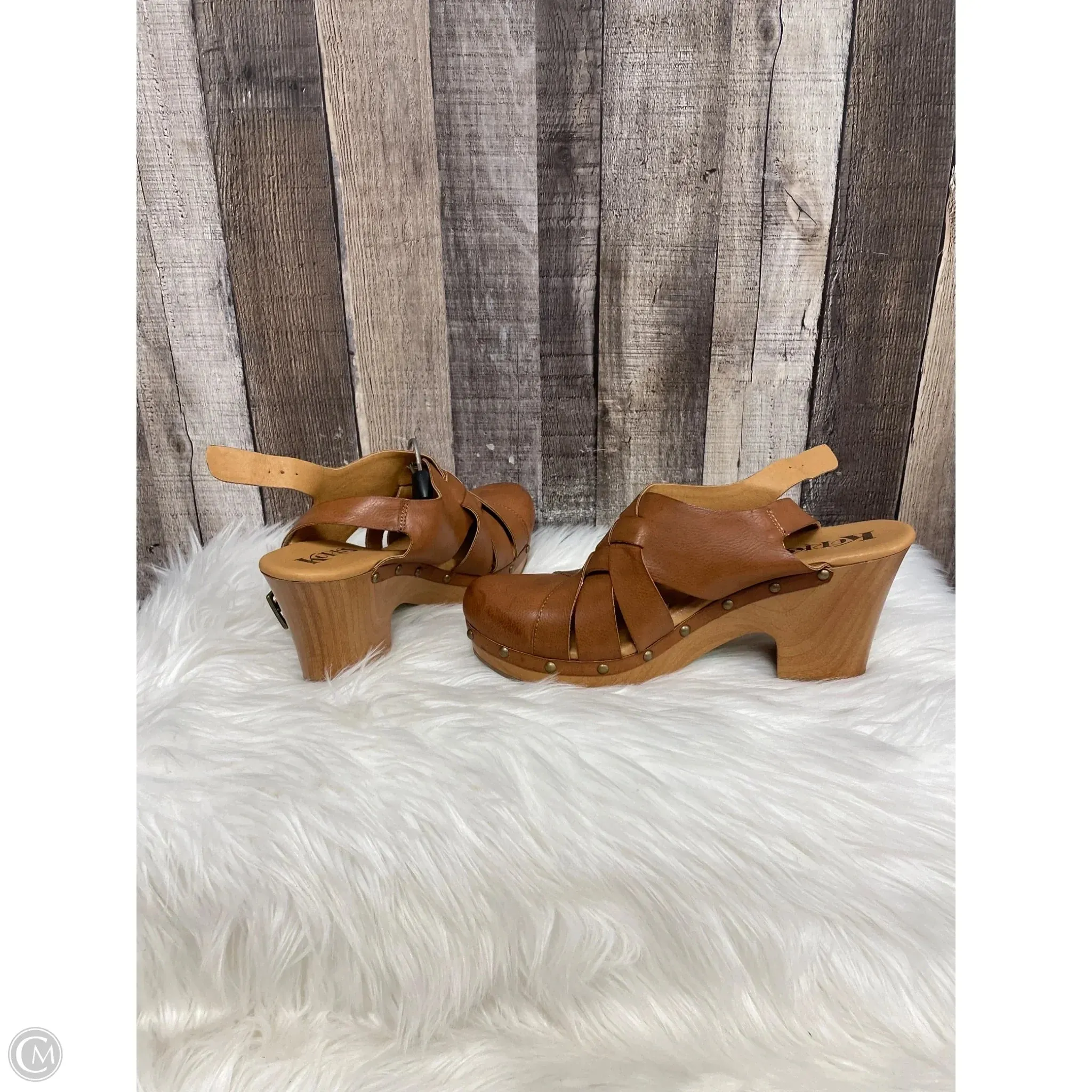 Shoes Heels Wedge By Korks In Brown, Size: 10